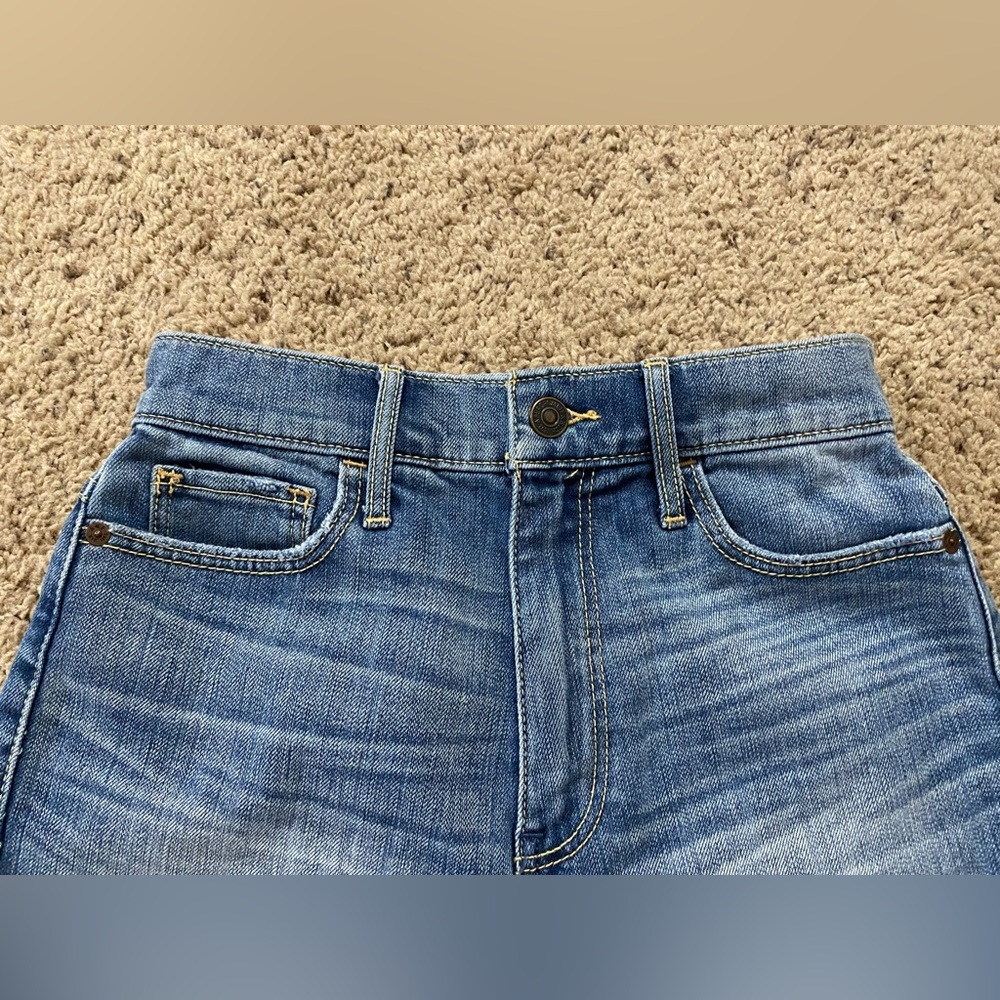Abercrombe B Fitch Jean Shorts Size 00 - Picture 2 of 6